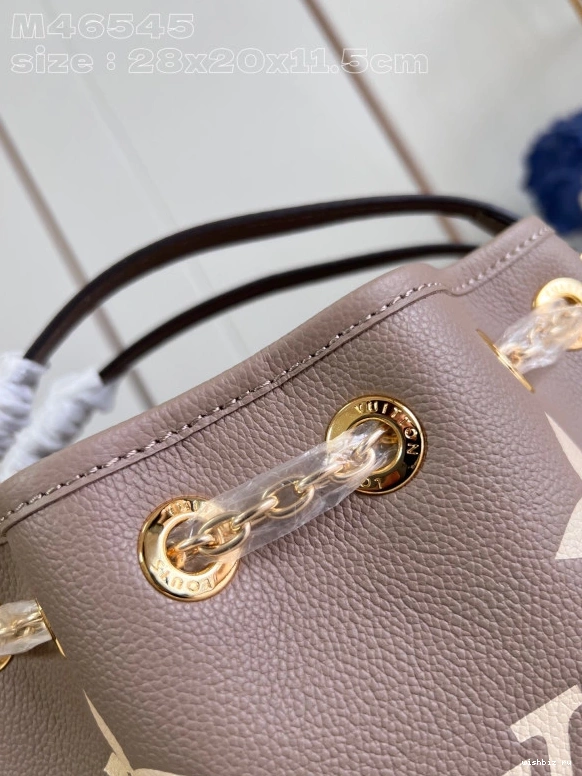 WIS Bundle-28*20*11.5CM Summer VUITTON LOUIS 0318